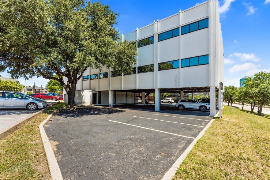 More Photos Of 1200 West Fwy, Fort Worth Office For Lease