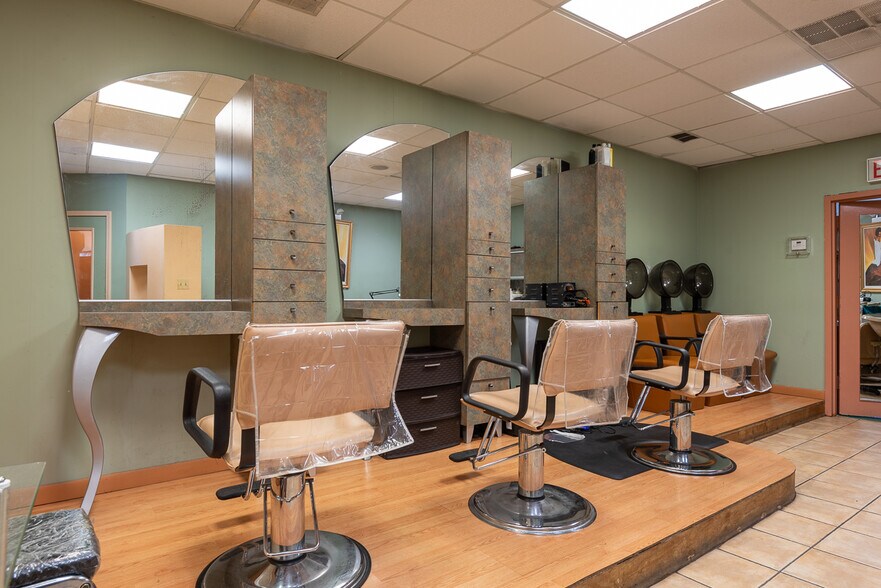 More Photos Of 2150 W 95th St, Chicago Storefront Retail Office For Sale