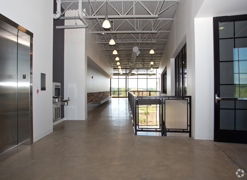 More Photos Of 1 Edison Dr, Alpharetta Unknown For Lease