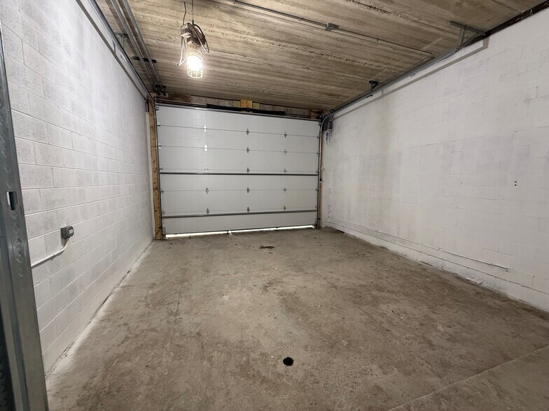 More Photos Of 1954 W Chicago Ave, Chicago Bar For Lease