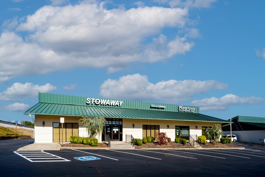 More Photos Of 3300 Browns Mill Rd, Johnson City Office For Lease