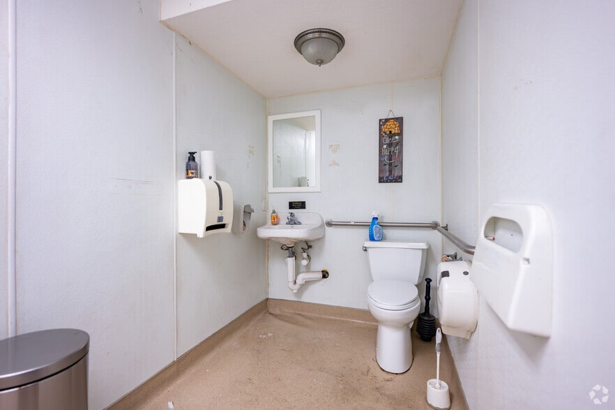 More Photos Of 3503 Pacheco Blvd, Martinez Warehouse For Lease