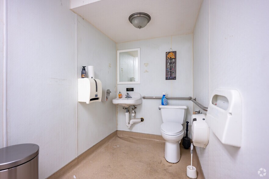 More Photos Of 3503 Pacheco Blvd, Martinez Warehouse For Lease