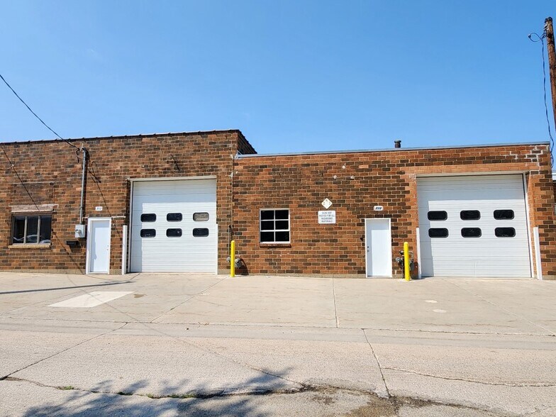 More Photos Of 708-712 S Jefferson Ave, Mason City Warehouse For Sale
