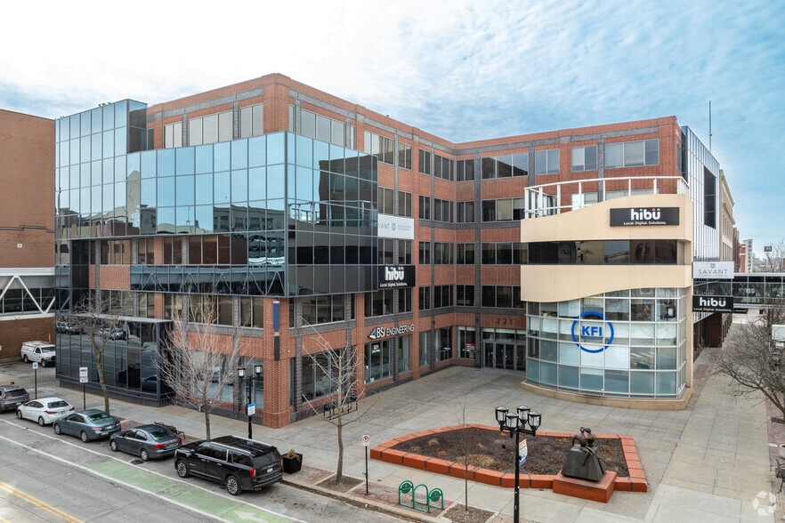 More Photos Of 221 3rd Ave SE, Cedar Rapids Unknown For Lease