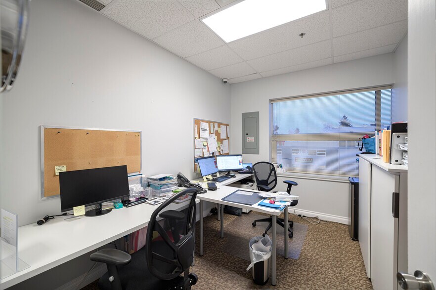 More Photos Of 12639 80 Ave, Surrey Showroom For Sale