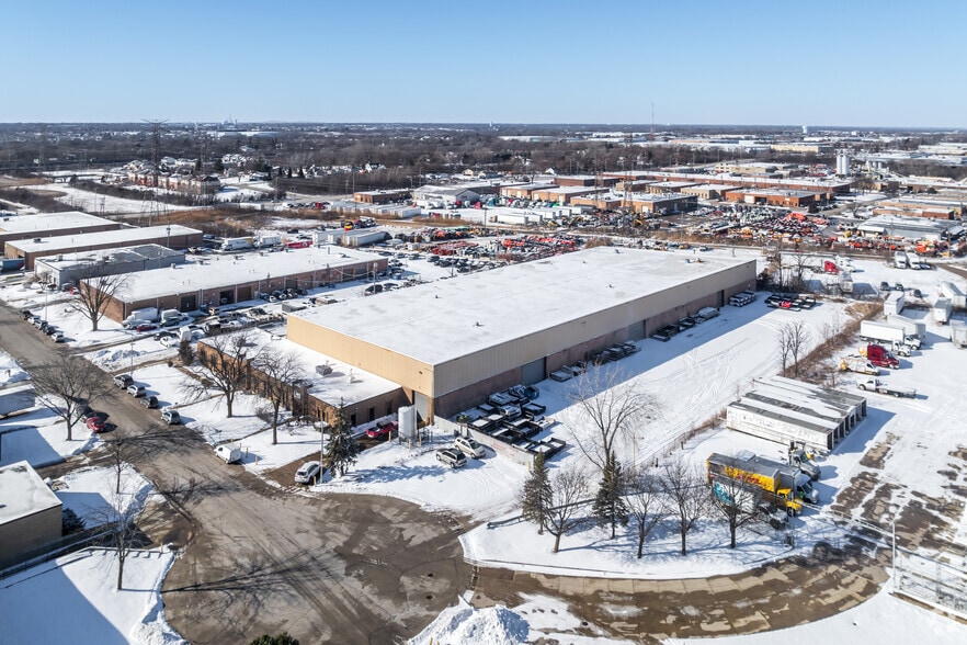 More Photos Of 1700 W Cortland Ct, Addison Warehouse For Sale
