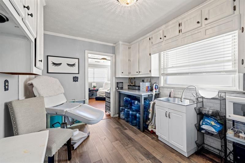 More Photos Of 449 S Hill St, Buford Office For Sale