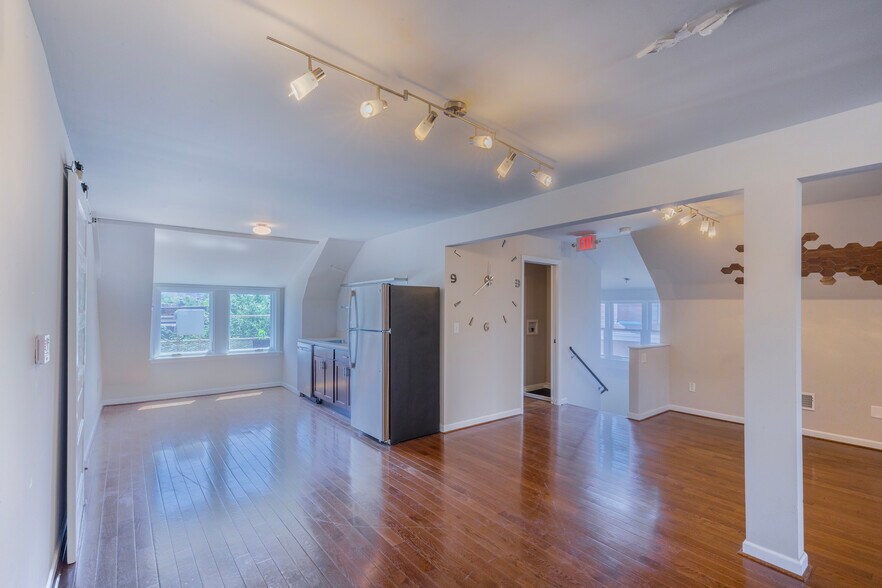 More Photos Of 449 N Euclid Ave, Saint Louis Office For Lease