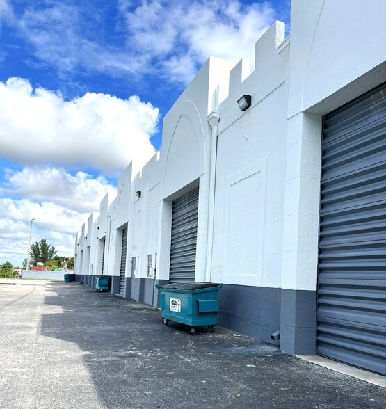More Photos Of 1909-2099 Opa Locka Blvd, Miami Warehouse For Lease