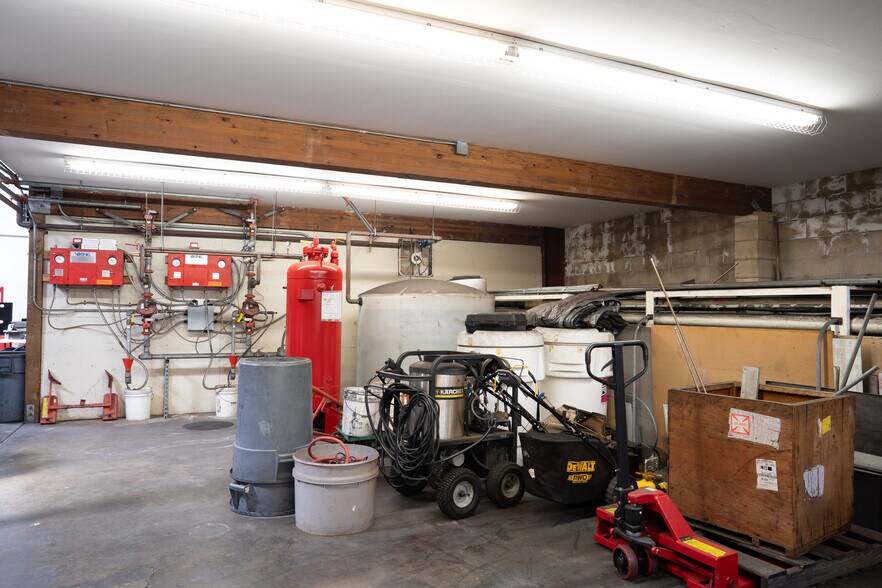 More Photos Of 3048 Aukele St, Lihue Warehouse For Sale