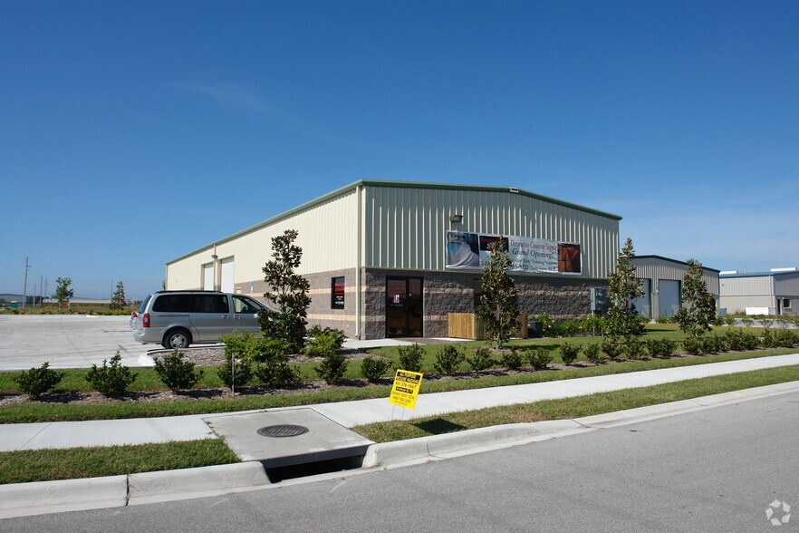 Primary Photo Of 2337-2341 72nd Dr E, Sarasota Warehouse For Lease