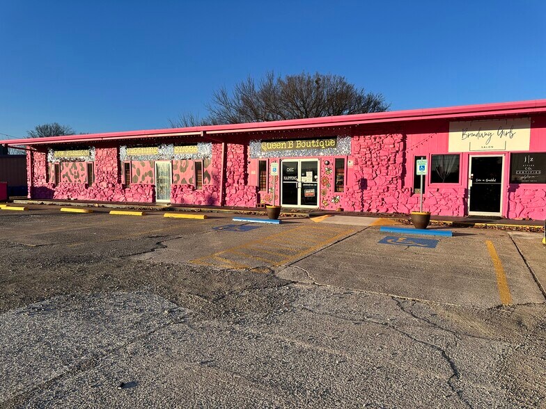 Primary Photo Of 2809 N Broadway St, Poteau General Retail For Sale