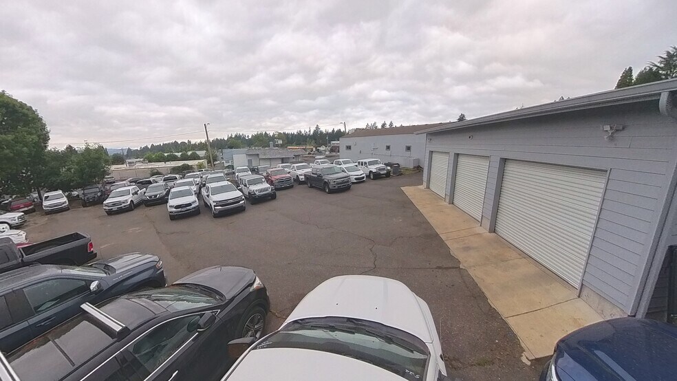 More Photos Of 8600 SW Canyon Rd, Portland Auto Dealership For Sale