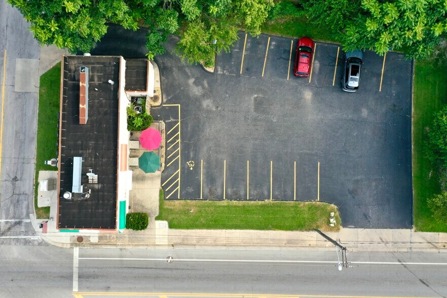 More Photos Of 834 E Division St, Springfield Restaurant For Sale