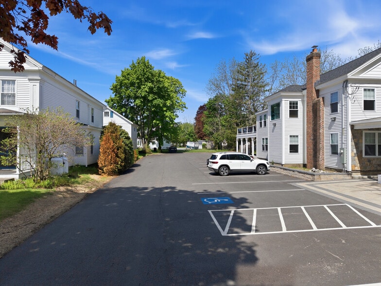 More Photos Of 367 Main St, Oxford Office For Sale