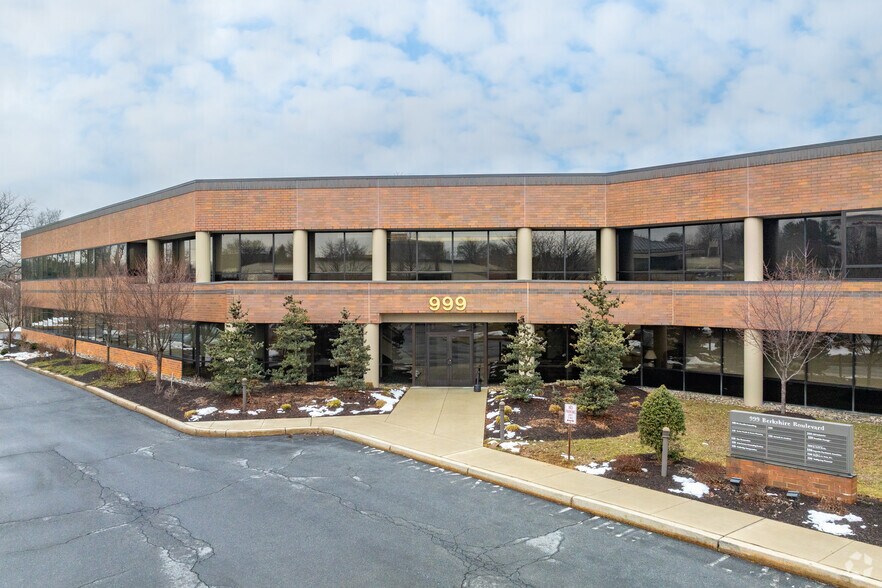 More Photos Of 999 Berkshire Blvd, Wyomissing Office For Lease