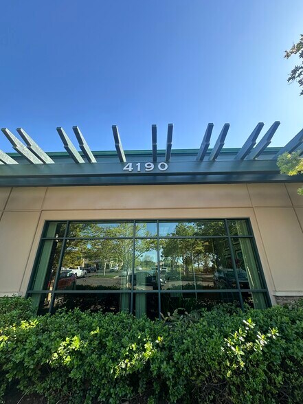 More Photos Of 4190 Douglas Blvd, Granite Bay Office For Lease