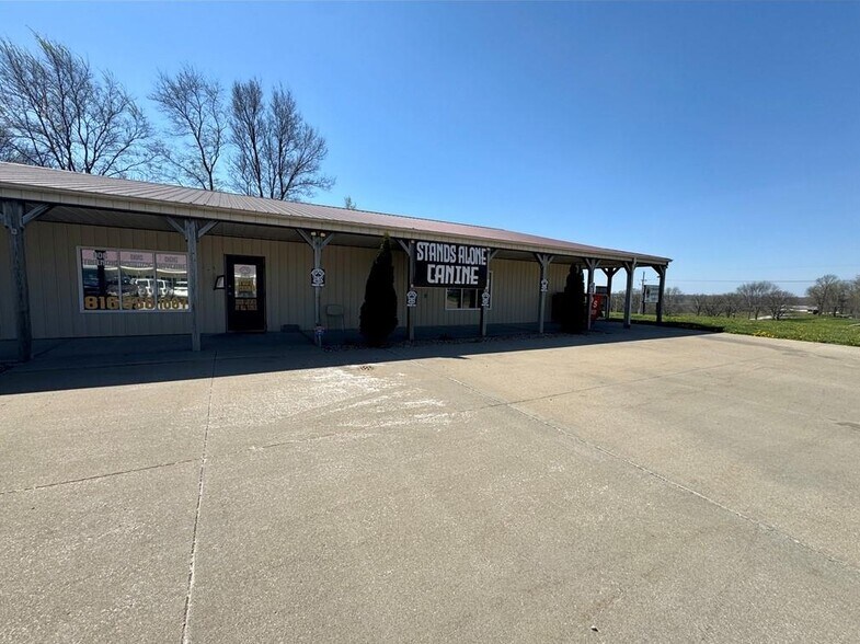 More Photos Of 14381 S 71 Hwy, Savannah Freestanding For Lease