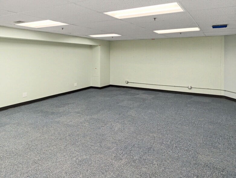 More Photos Of 1N131 County Farm Rd, Winfield Office For Sale