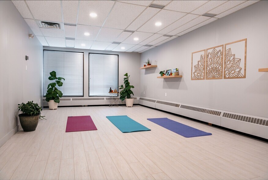 More Photos Of 259 Midpark Way SE, Calgary Medical For Lease