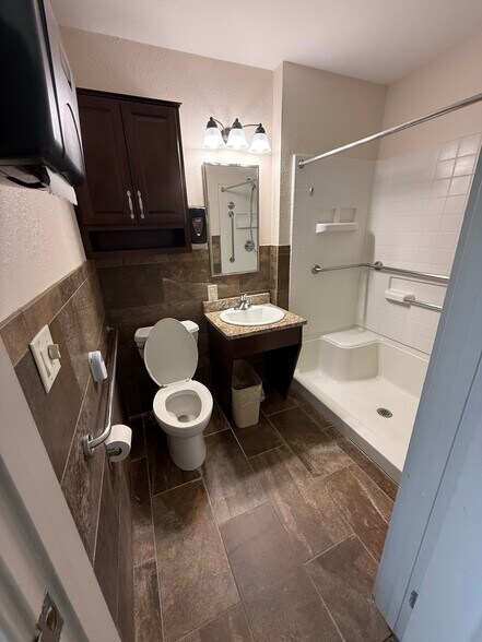 More Photos Of 7315 Hickory St, Omaha Assisted Living For Sale