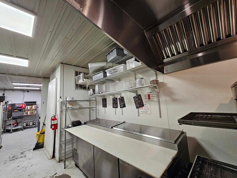 More Photos Of 215 Main St, Royalton Bar For Sale