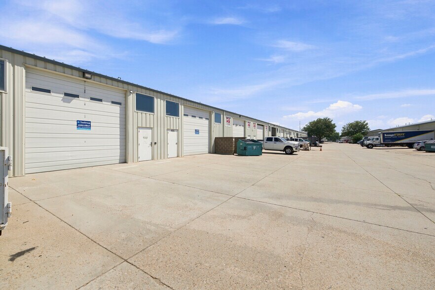 More Photos Of 449-477 Denver Ave, Loveland Light Distribution For Lease
