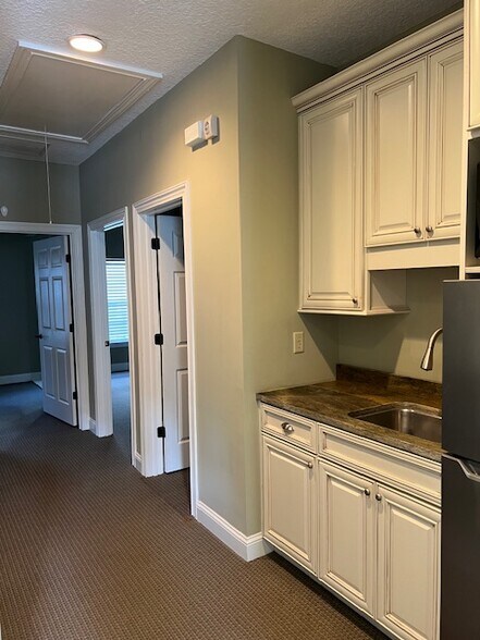 More Photos Of 2950 Halcyon Ln, Jacksonville Office For Lease