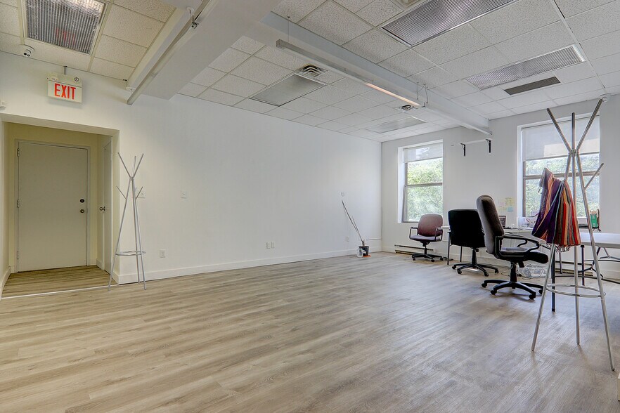 More Photos Of 66 Gerrard St E, Toronto Storefront Retail Office For Lease