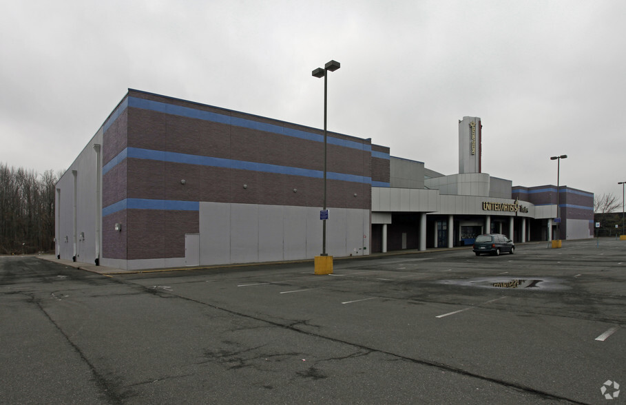 Primary Photo Of 2474 Forest Ave, Staten Island Movie Theatre For Lease