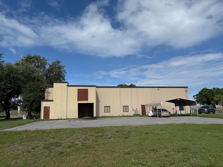 More Photos Of 12625 40th St N, Clearwater Warehouse For Lease