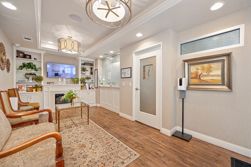 More Photos Of 2398 Fair Oaks Blvd, Sacramento Office For Sale