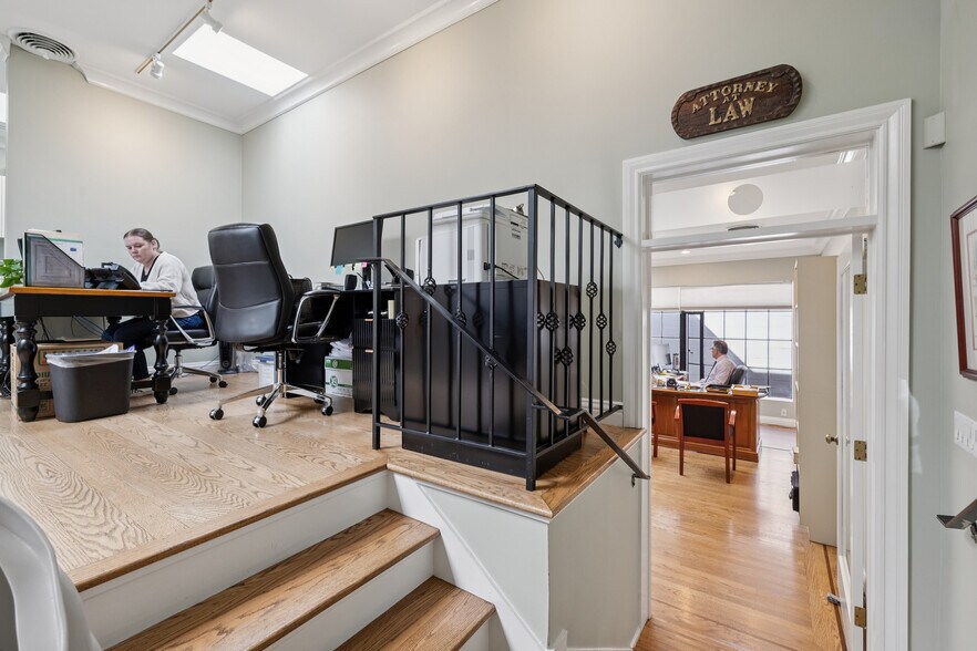 More Photos Of 311-315 Primrose Rd, Burlingame Storefront Retail Residential For Sale