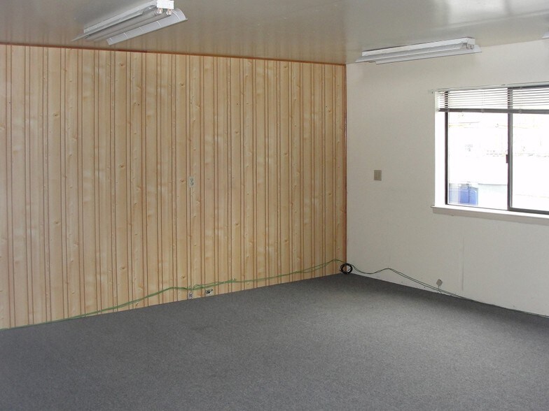 More Photos Of 5670 W End Rd, Arcata Warehouse For Lease