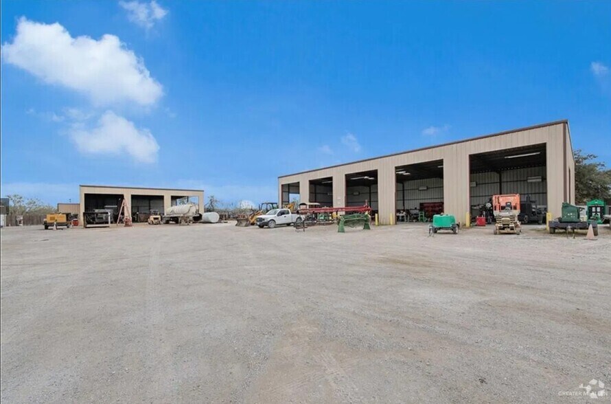 Primary Photo Of 5004 N La Homa Rd, Mission Flex For Sale