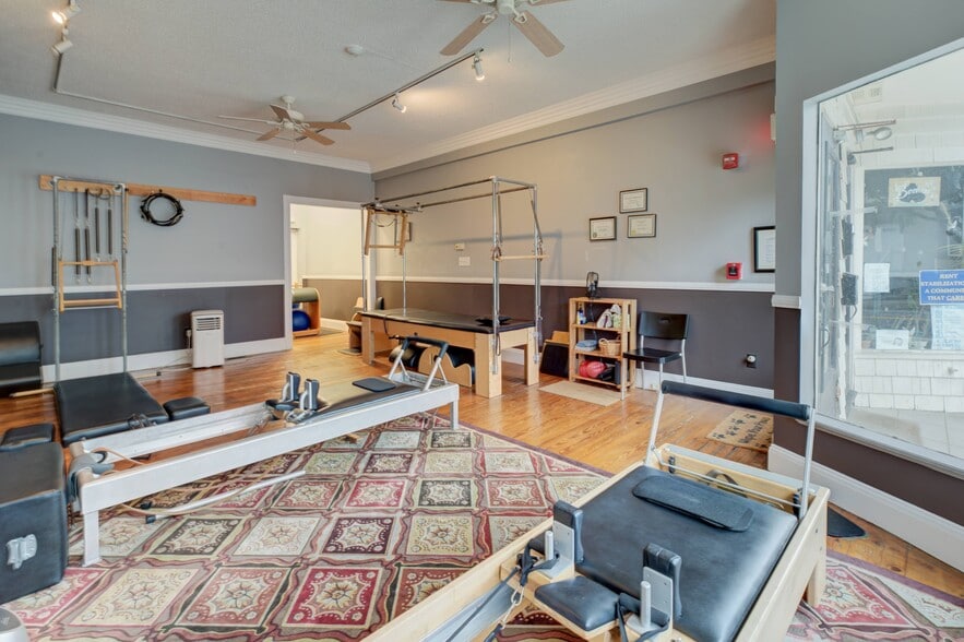 More Photos Of 257 Warren Ave, East Providence Storefront For Sale