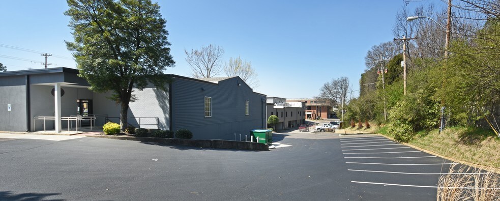 More Photos Of 5270 Poplar Ave, Memphis General Retail For Sale