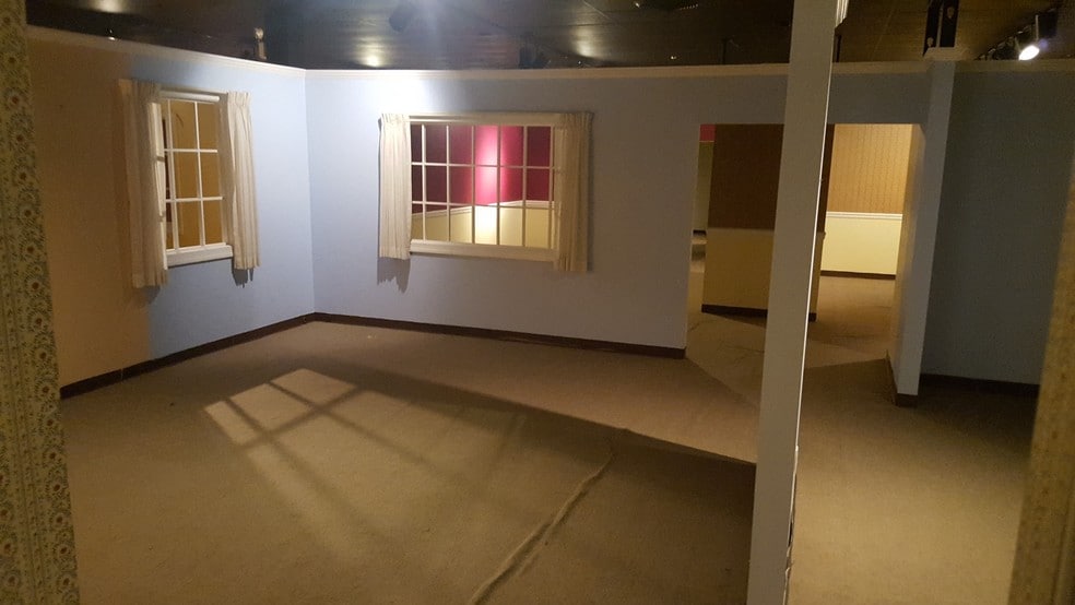 More Photos Of 211-215 High St, Portsmouth Storefront Retail Office For Lease