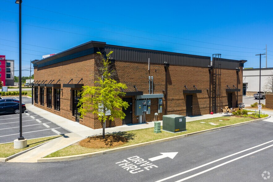 More Photos Of 2145 S College St, Auburn General Retail For Lease