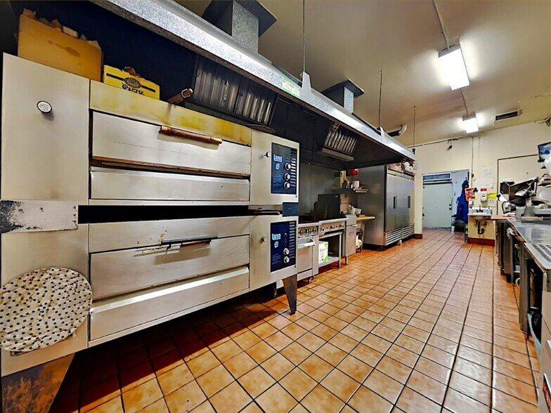 More Photos Of 6176 Atlantic Blvd, Long Beach Restaurant For Sale