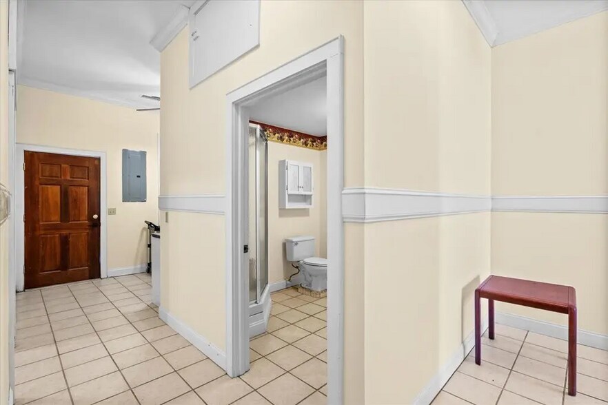 More Photos Of 313 Wolfe St, Cohutta Office For Sale