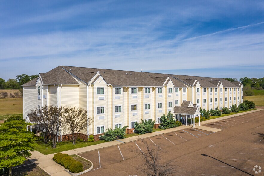Primary Photo Of 2131 Casino Strip Blvd, Robinsonville Hotel For Sale