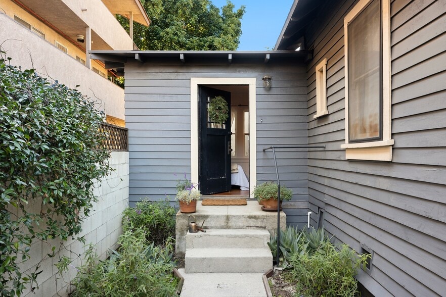 More Photos Of 1515 Echo Park Ave, Los Angeles Storefront Retail Residential For Sale