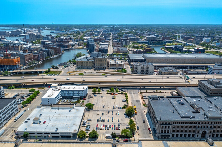 More Photos Of 191 Michigan, Milwaukee Land For Sale