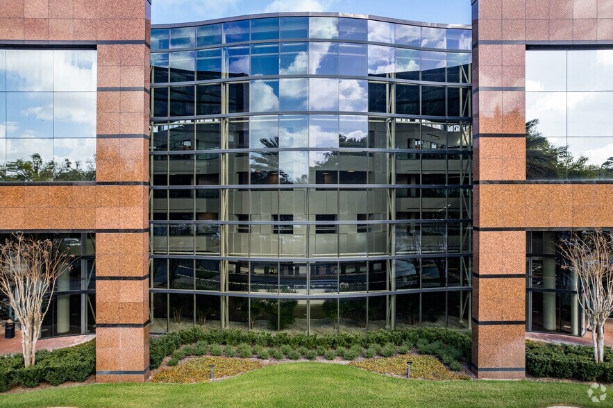 More Photos Of 2301 Lucien Way, Maitland Office For Lease