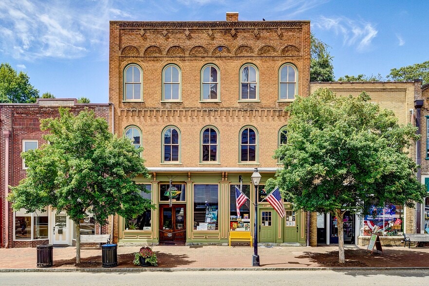 Primary Photo Of 109 E Main St, Jonesborough Storefront For Sale