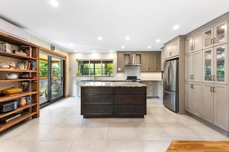 More Photos Of 57 Rue Allan, Brownsburg-chatham Apartments For Sale