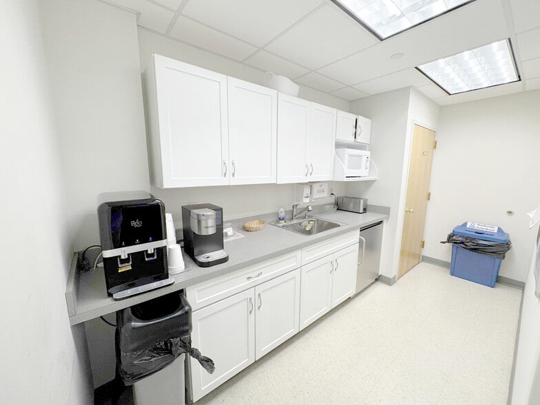 More Photos Of 1406 Doughty Rd, Egg Harbor Township Flex For Lease