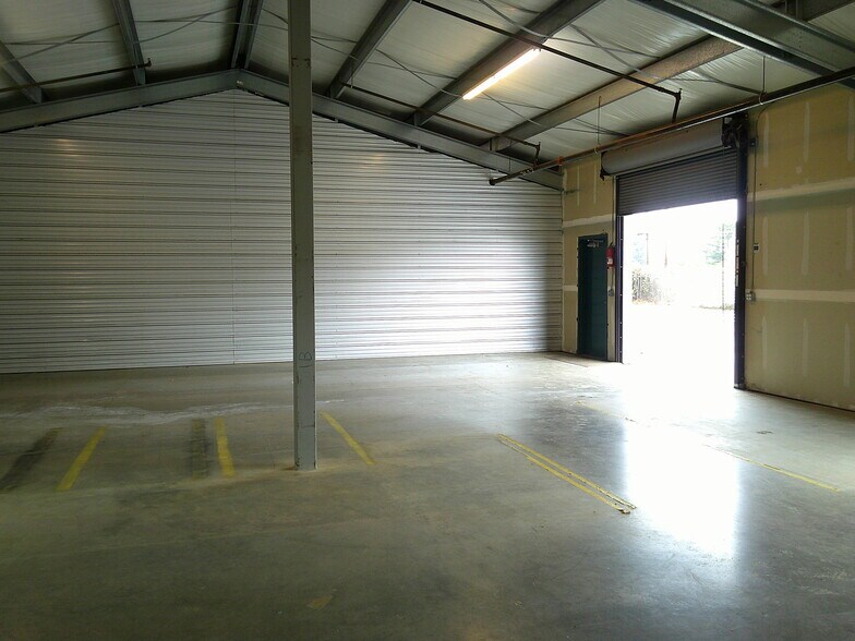 More Photos Of 5820 NE Eighth Ct, Vancouver Self Storage For Lease